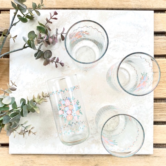 Vintage Other - Vintage pastel floral drinking glasses set of 4